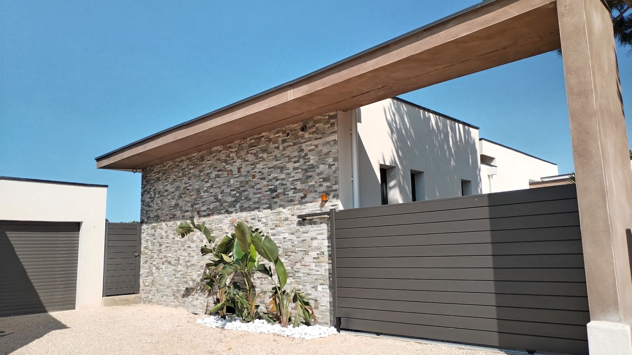 Photo of Outdoor in Pont-Saint-Esprit