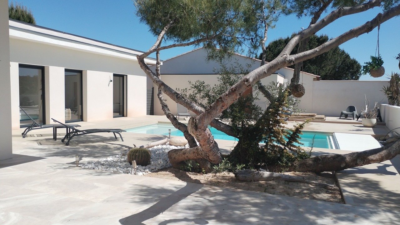 Photo of Outdoor in Pont-Saint-Esprit