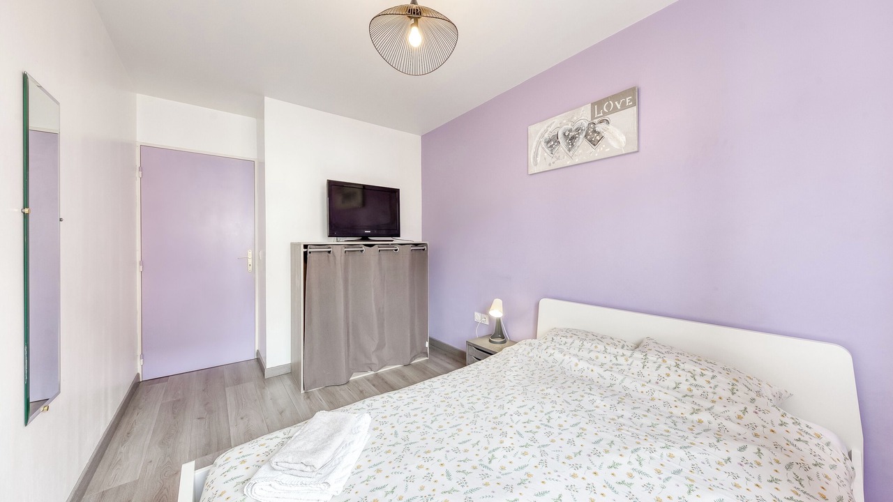 Photo of Bedroom in Orly