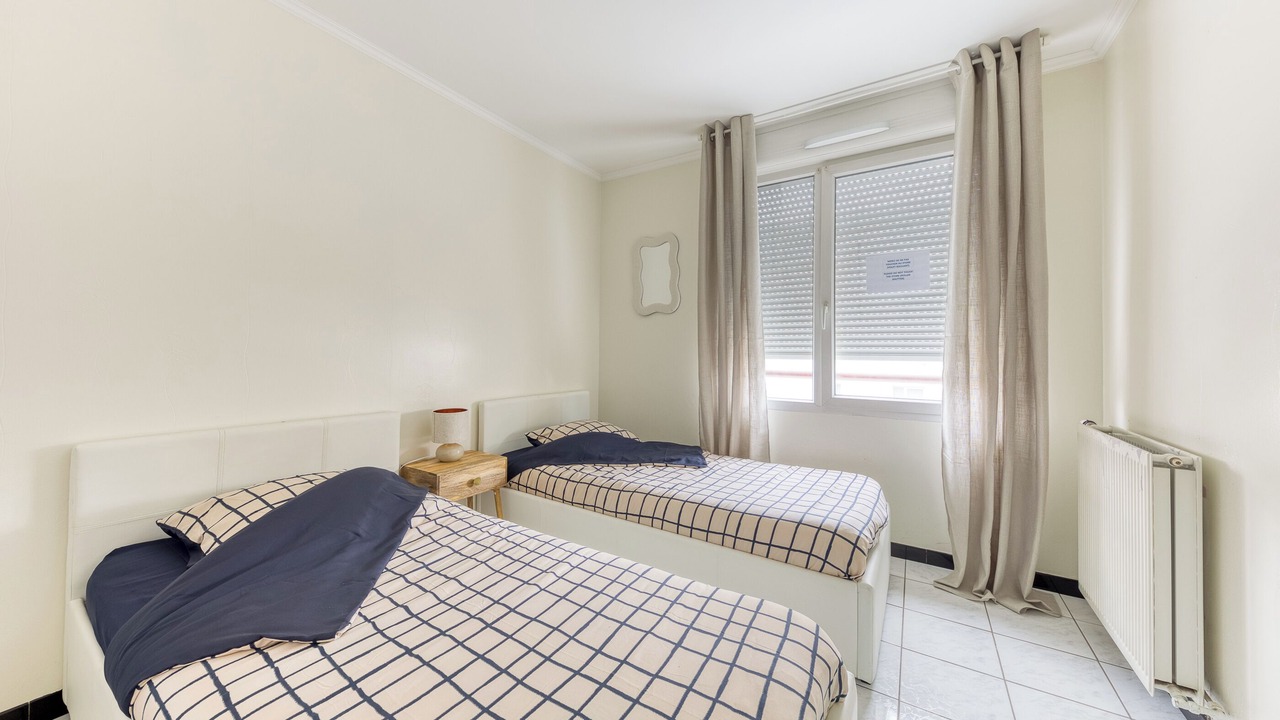 Photo of Bedroom in Orly