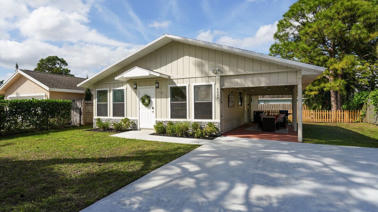 Photo of Outdoor in North Palm Beach Heights