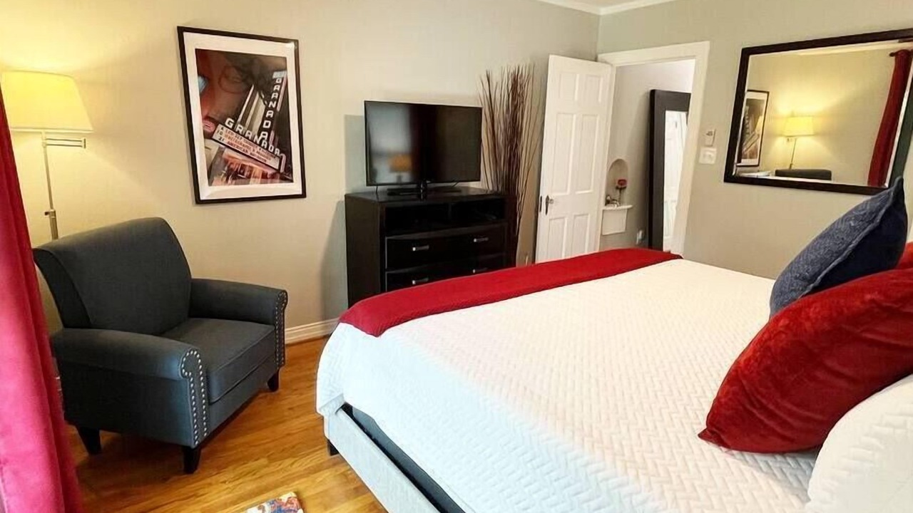 Photo of Bedroom in Glencoe