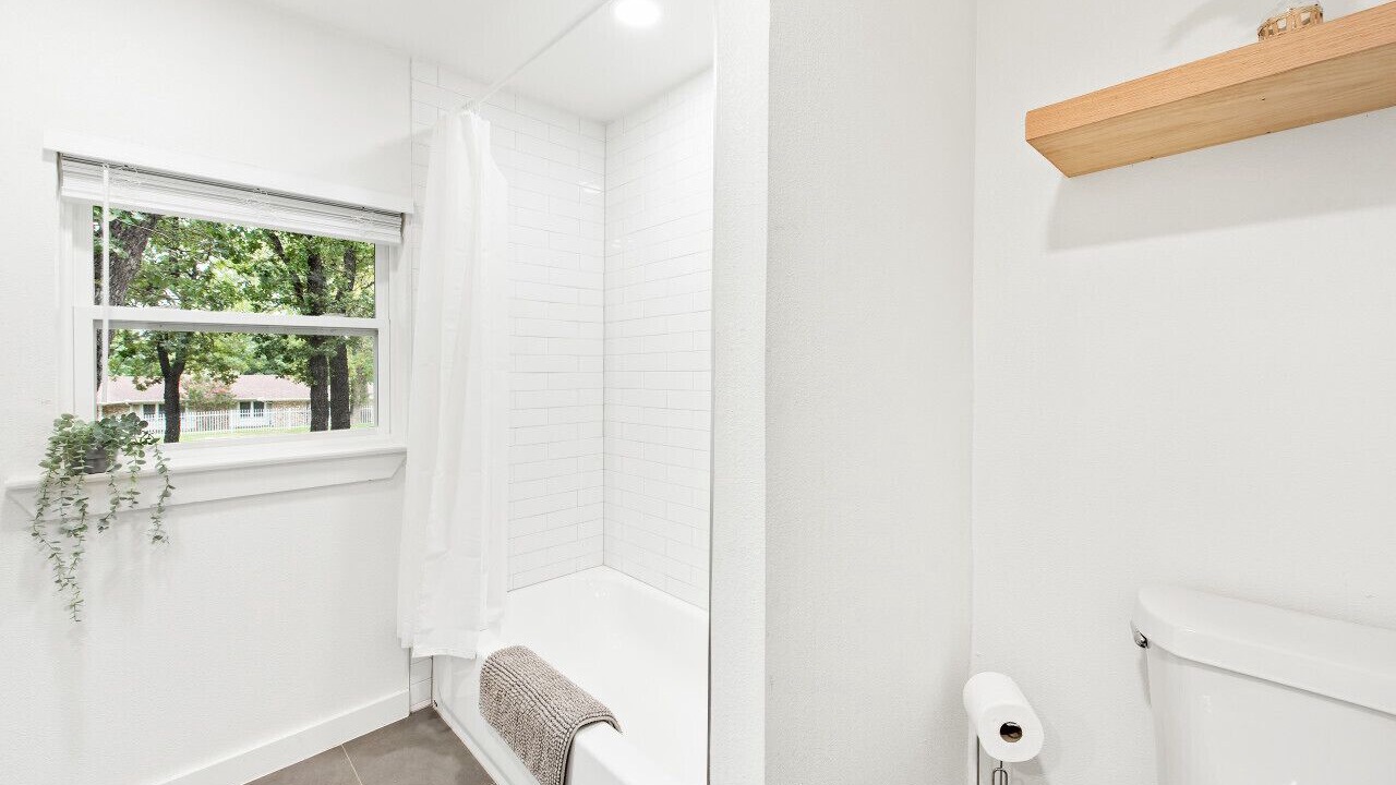 Photo of Bathroom in Haltom City