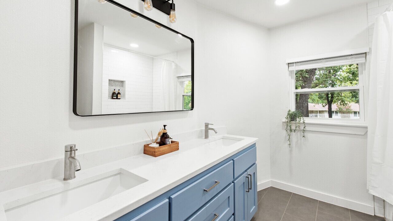 Photo of Bathroom in Haltom City