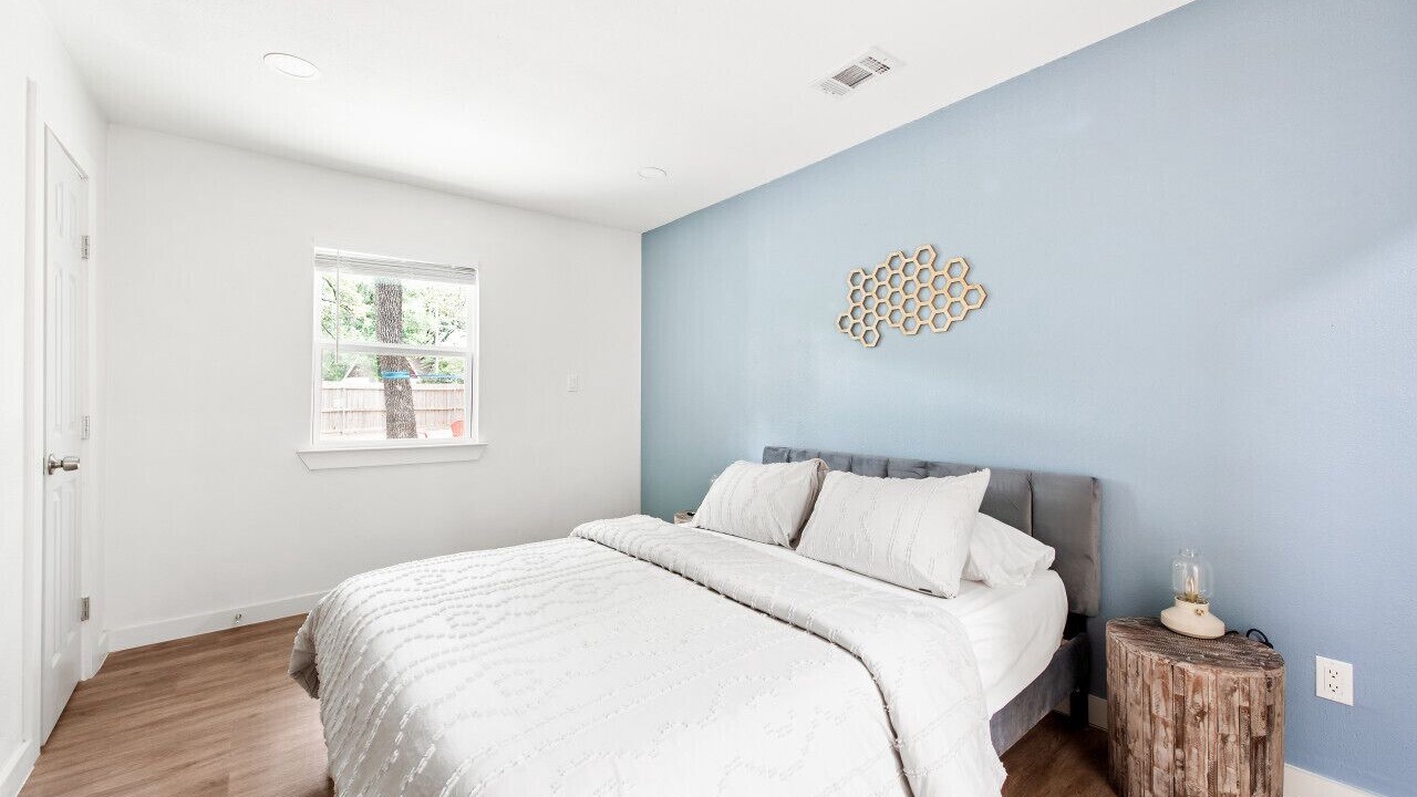 Photo of Bedroom in Haltom City