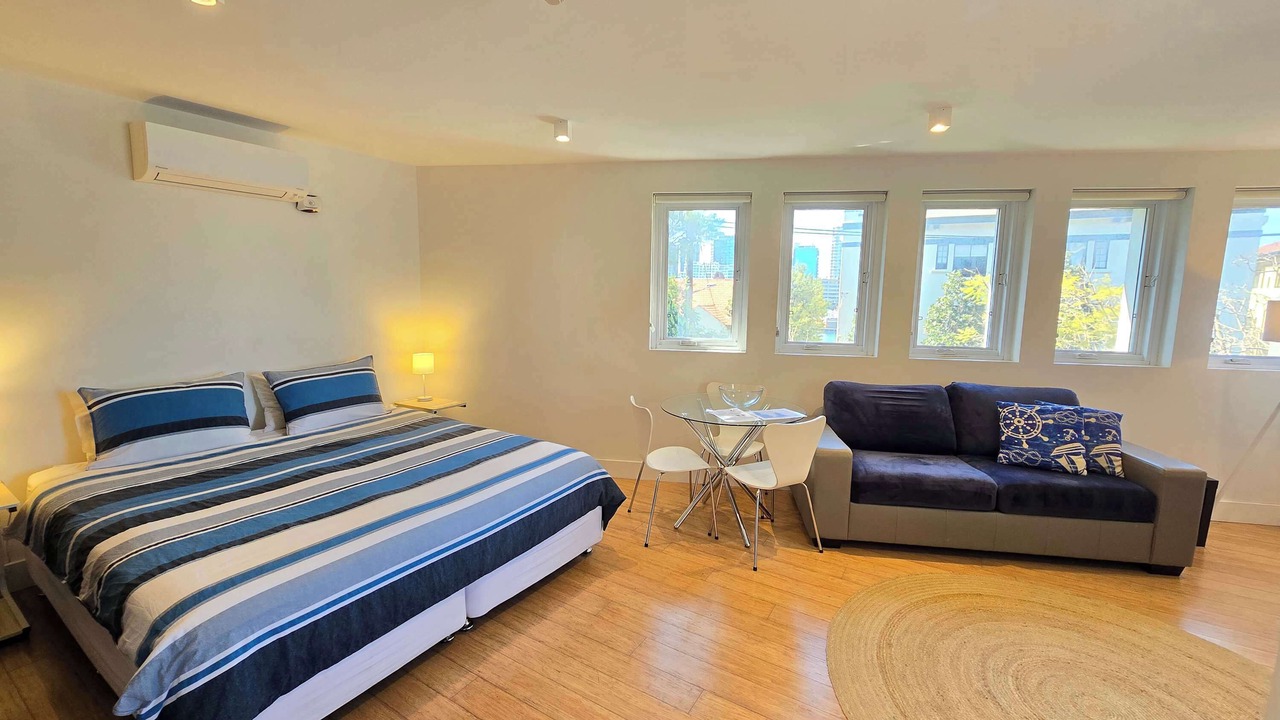 Photo of Others in McMahons Point