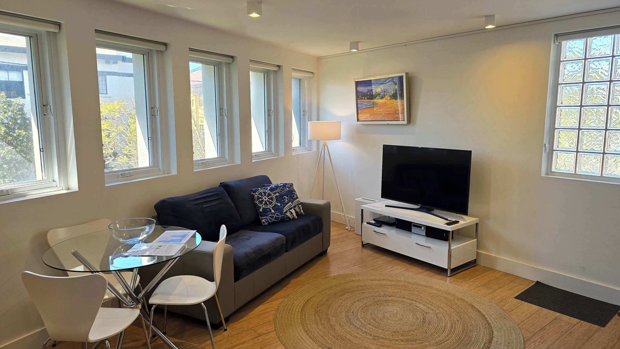 Photo of Livingroom in McMahons Point