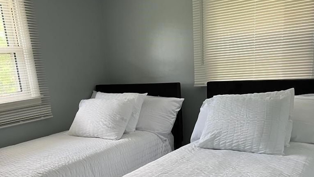 Photo of Bedroom in Newark