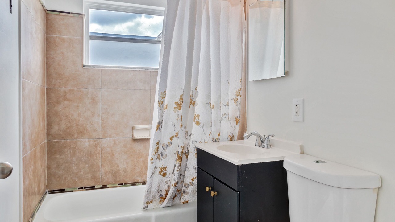 Photo of Bathroom in Parker Ridge