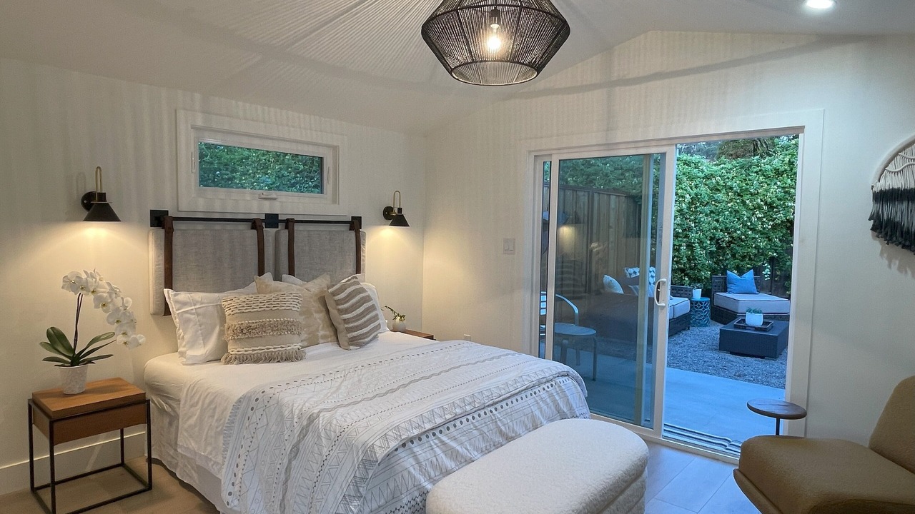 Photo of Others in Strawberry