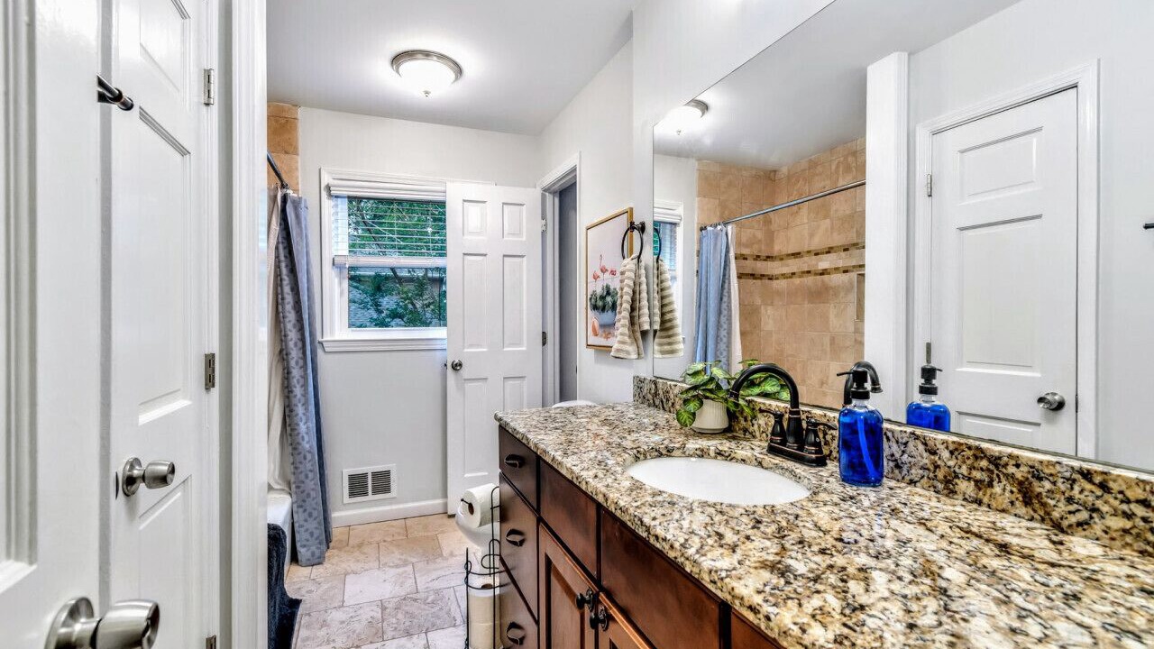 Photo of Bathroom in Dunwoody