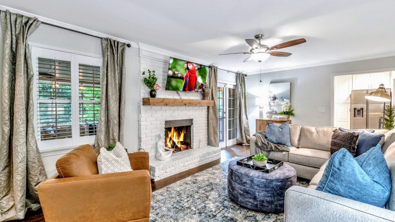 Photo of Livingroom in Dunwoody