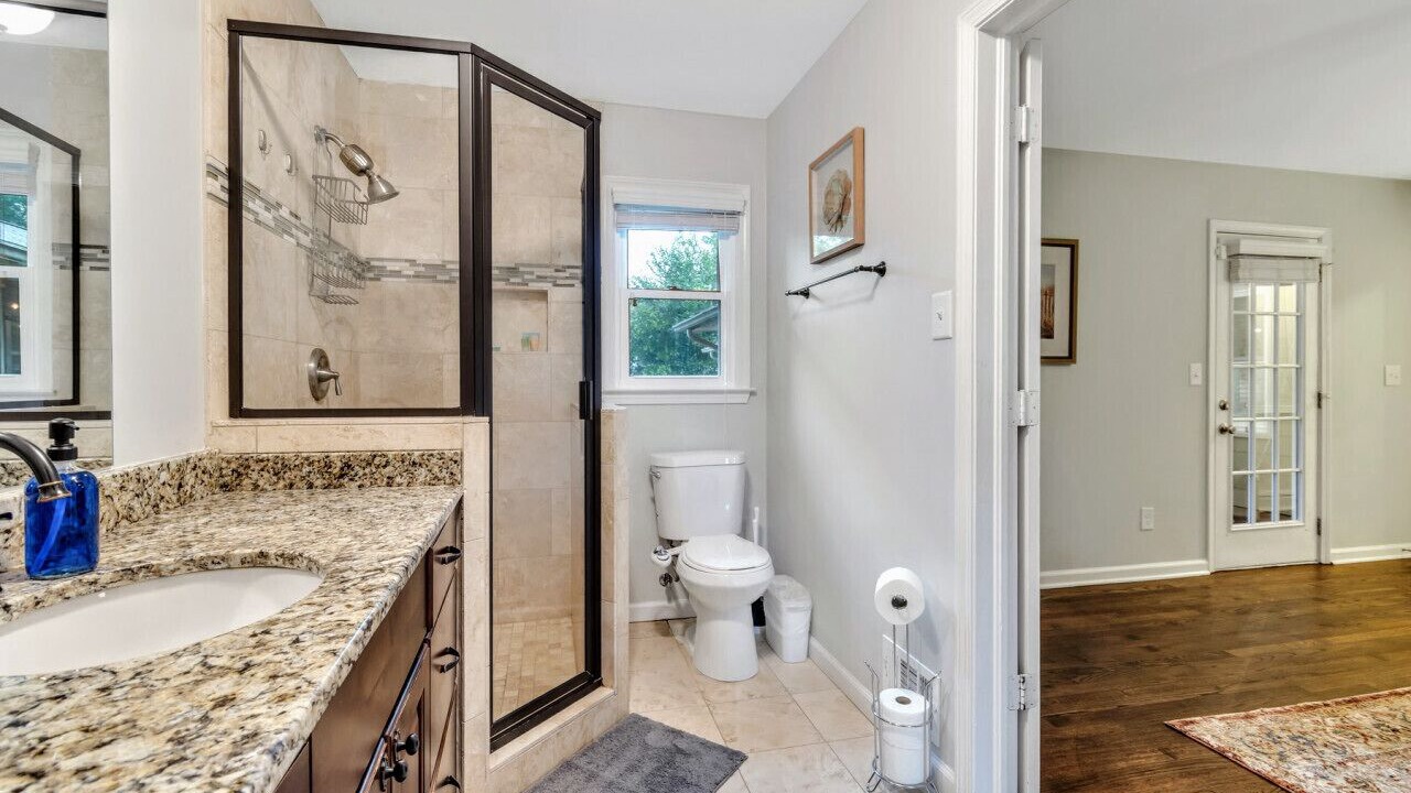 Photo of Bathroom in Dunwoody