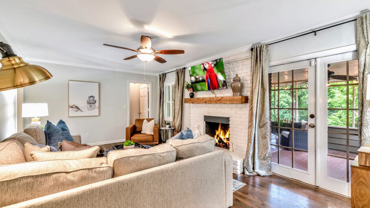Photo of Livingroom in Dunwoody