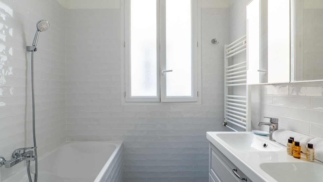 Photo of Bathroom in Quartier de l'Ecole-Militaire