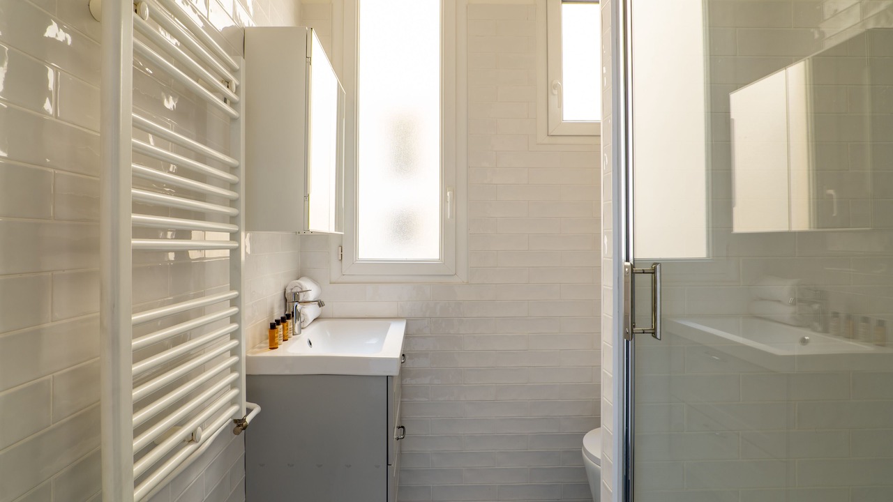 Photo of Bathroom in Quartier de l'Ecole-Militaire