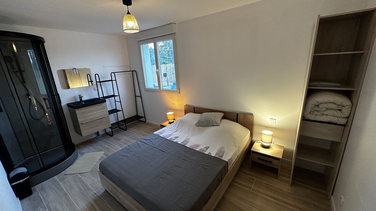 Photo of Bedroom in Chandolas