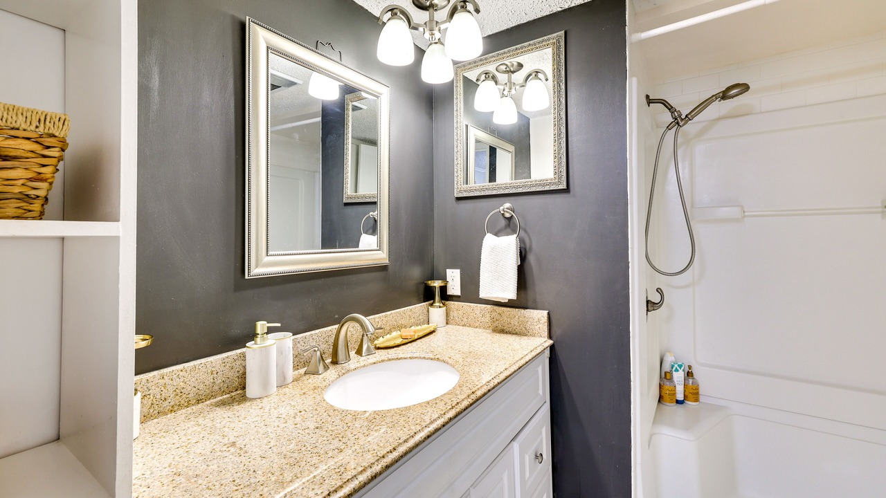 Photo of Bathroom in Vinita