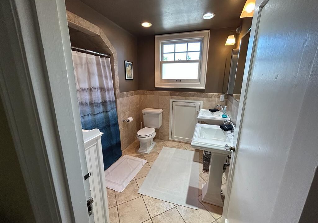 Photo of Bathroom in East Queen Anne