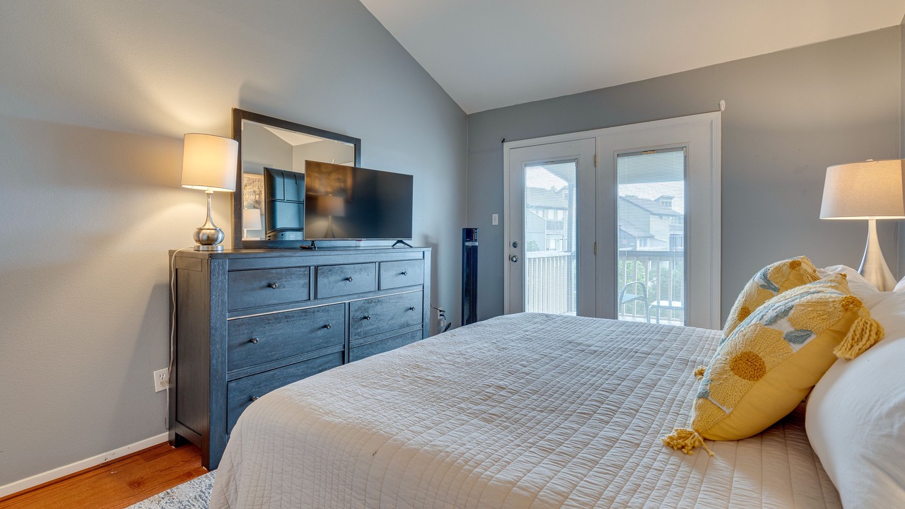 Photo of Bedroom in Point Venture