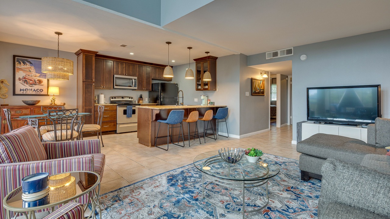 Photo of Livingroom in Point Venture