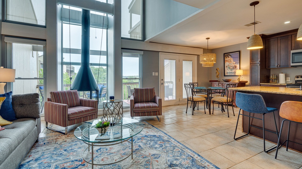 Photo of Livingroom in Point Venture