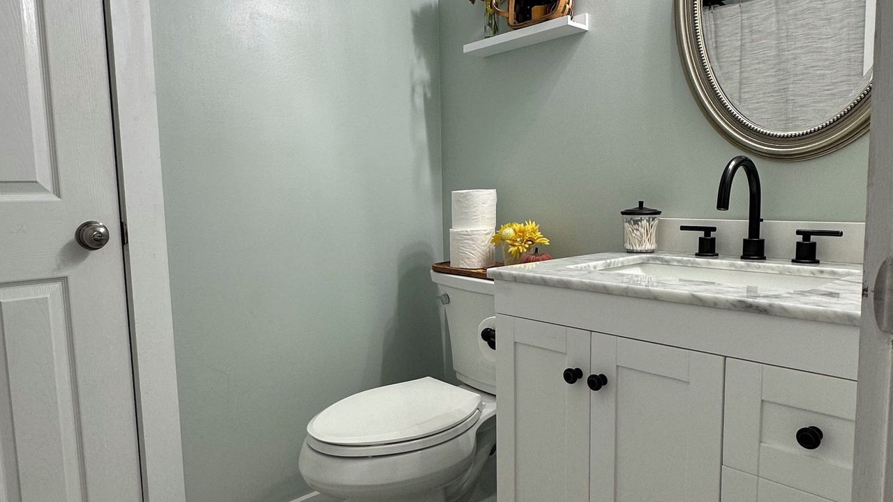 Photo of Bathroom in Amelia Court House