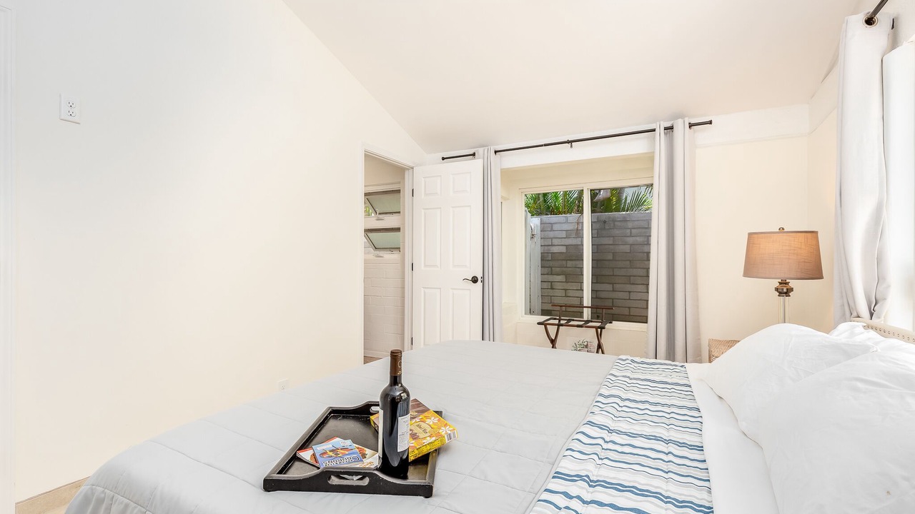 Photo of Bedroom in Portlock