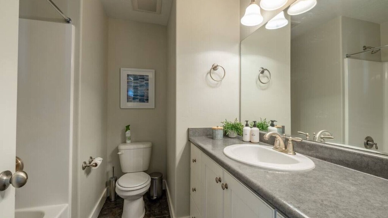 Photo of Bathroom in Daybreak
