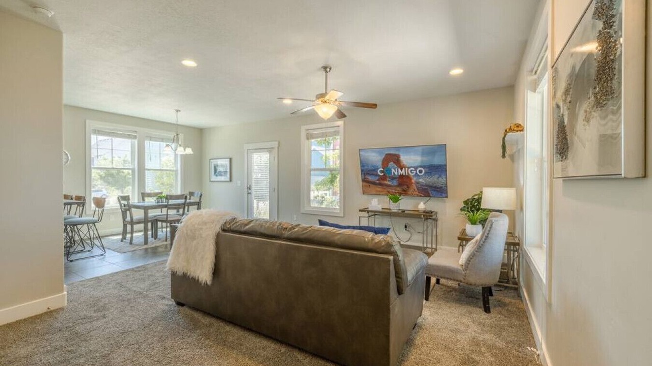 Photo of Livingroom in Daybreak