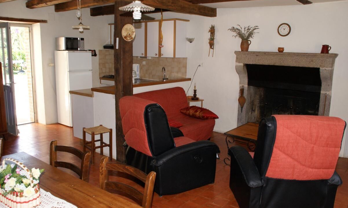 Photo of Livingroom in Lathus-Saint-Remy