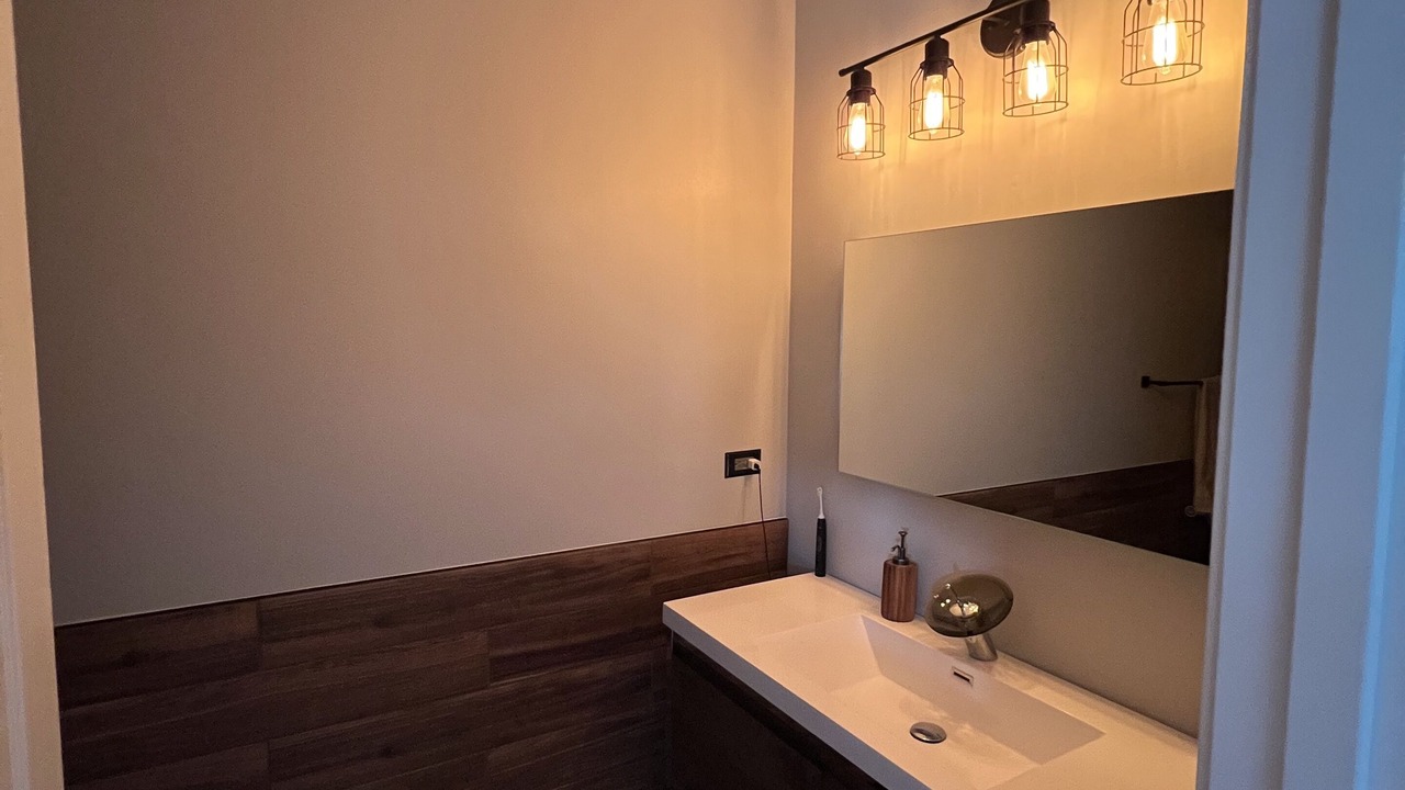 Photo of Bathroom in Elgin