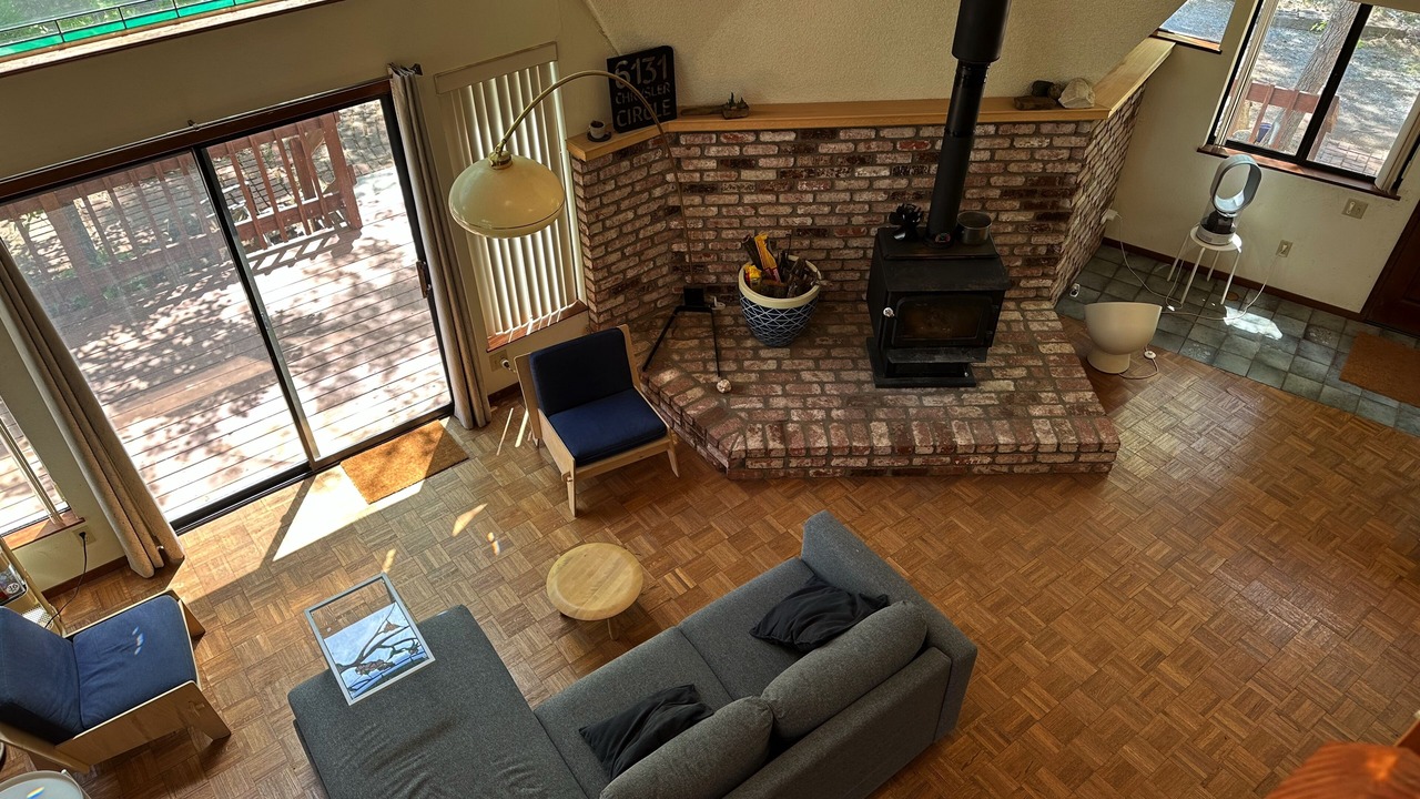 Photo of Livingroom in Iowa Hill