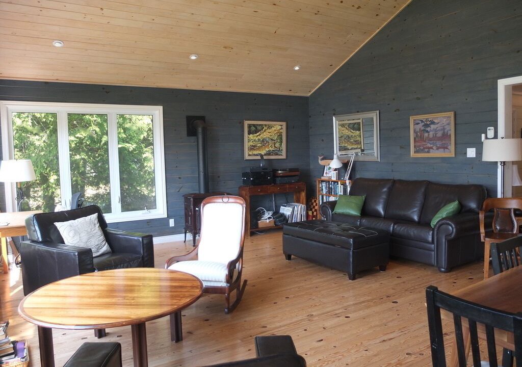 Photo of Bedroom in Colpoys Bay
