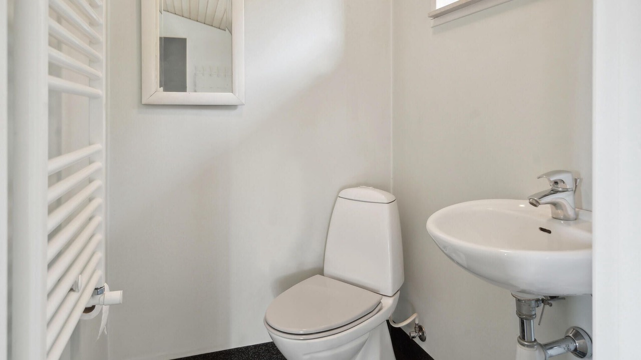 Photo of Bathroom in Give