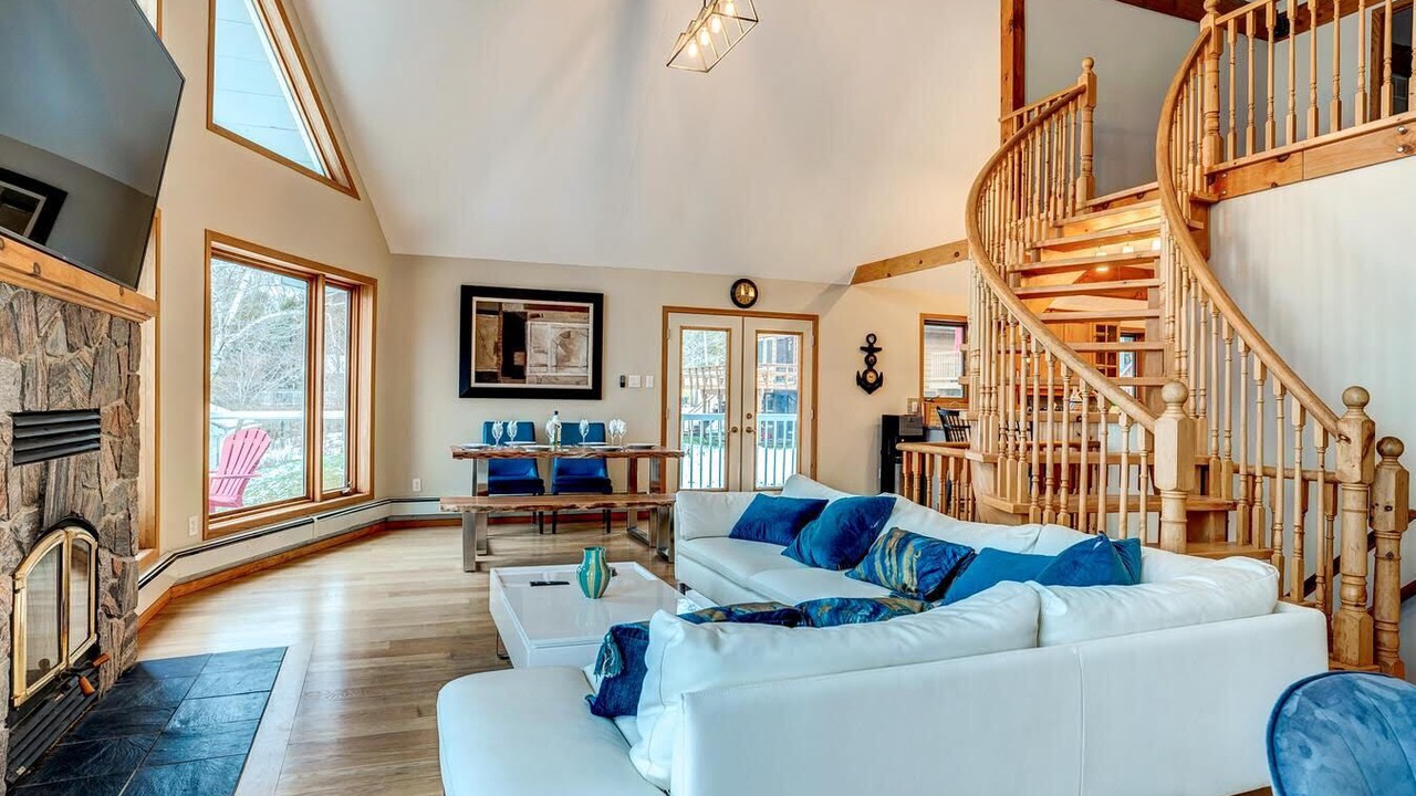 Photo of Livingroom in Oro-Medonte