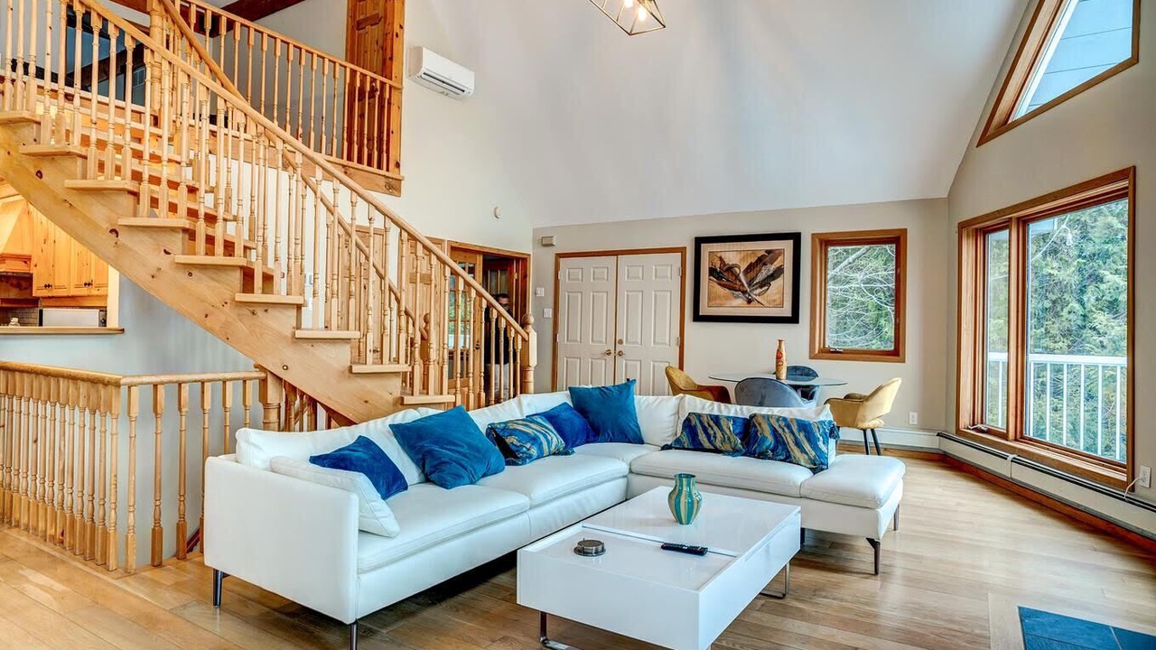 Photo of Livingroom in Oro-Medonte