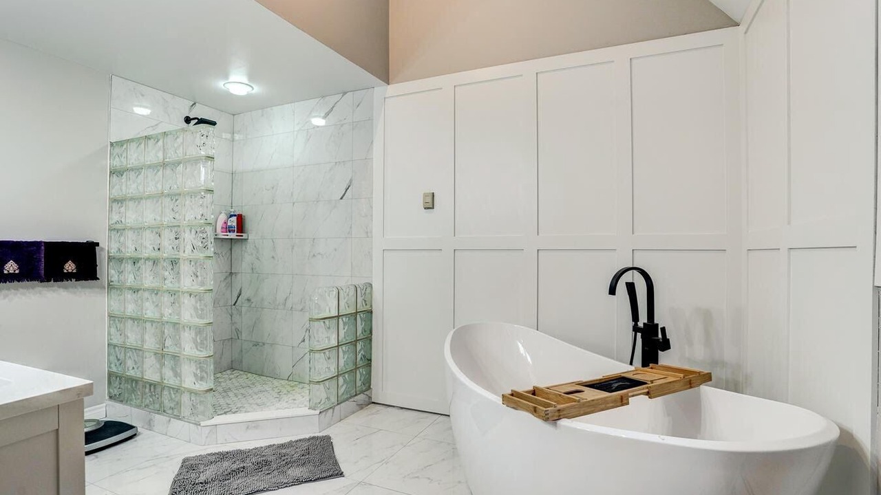 Photo of Bathroom in Oro-Medonte