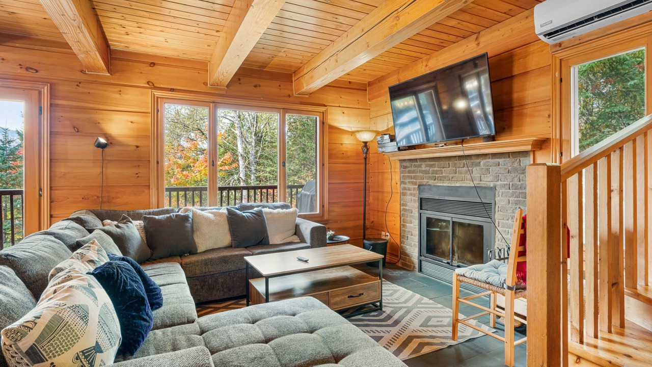 Photo of Livingroom in Lac-Superieur