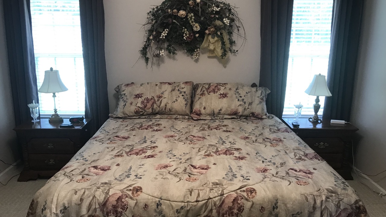Photo of Bedroom in Oakland