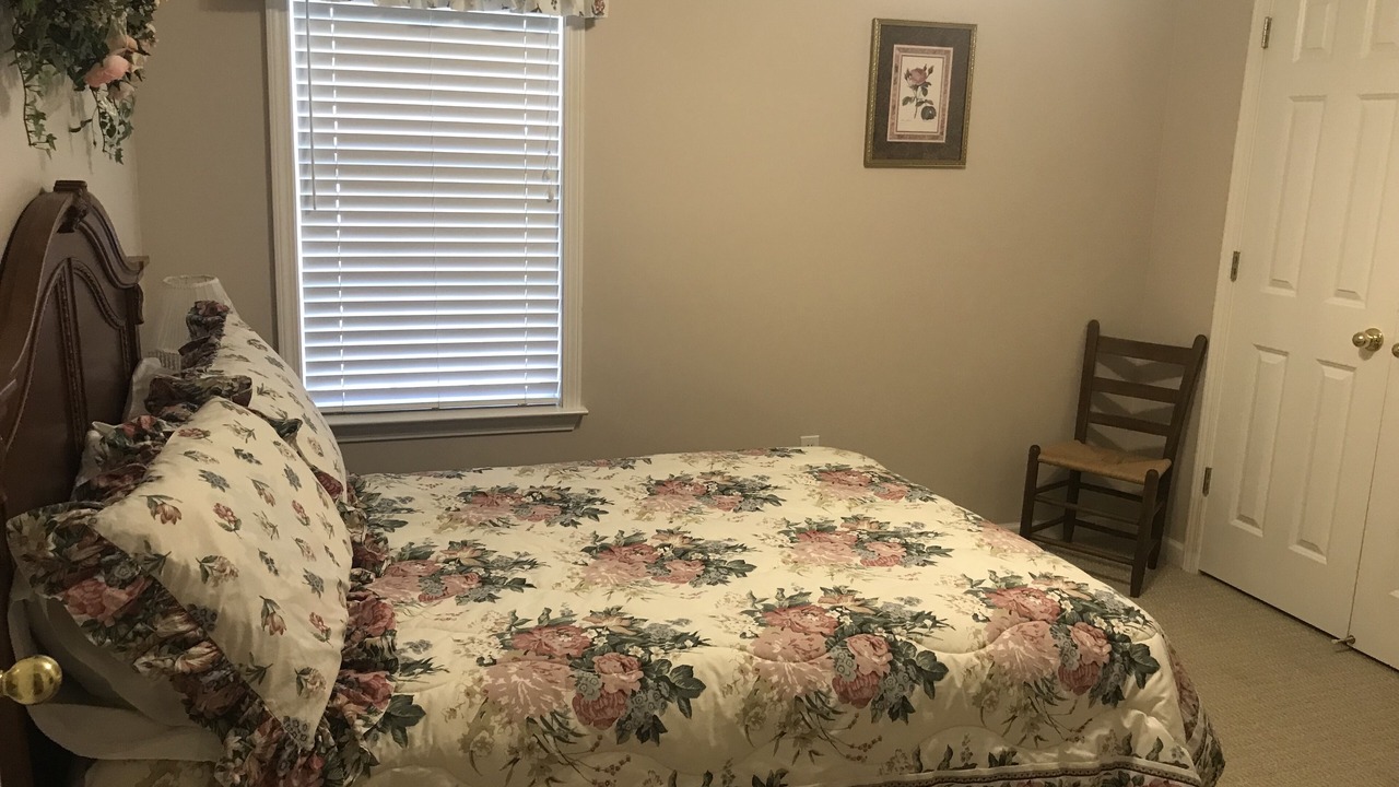 Photo of Bedroom in Oakland