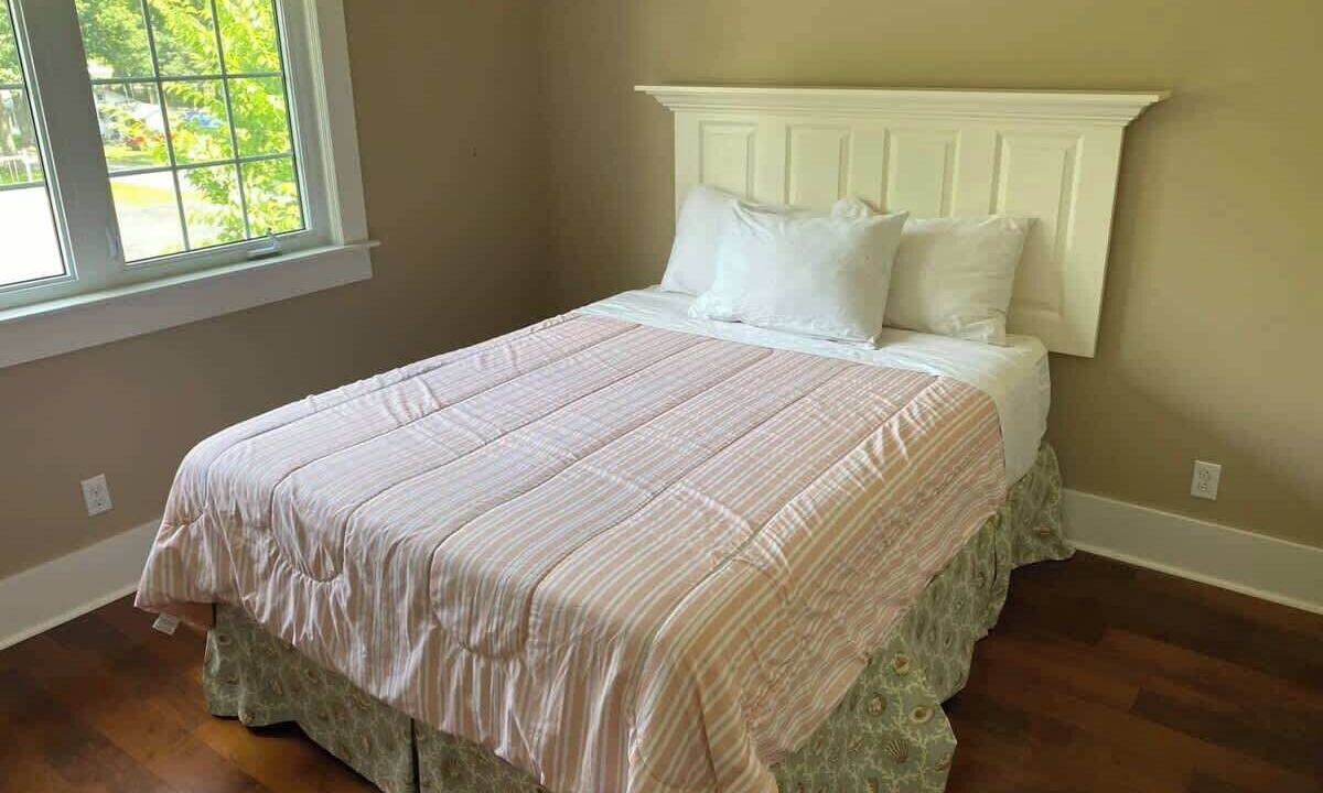 Photo of Bedroom in Crystal Beach