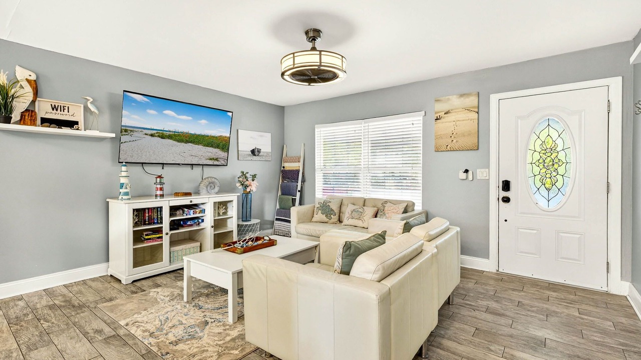 Photo of Livingroom in Seminole