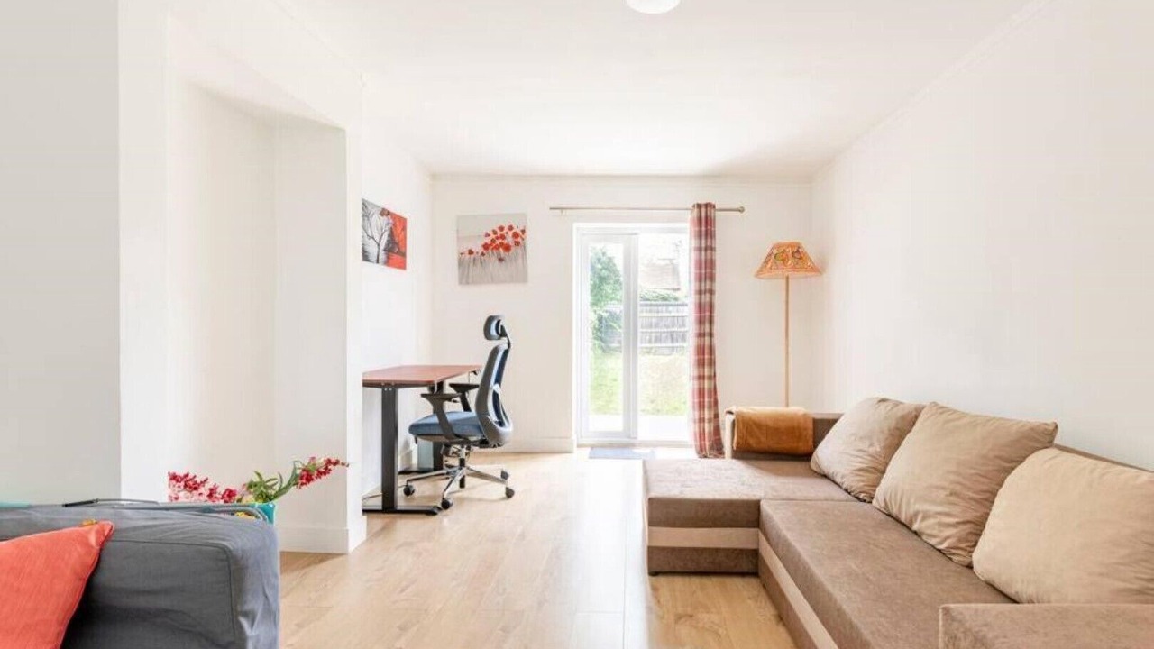 Photo of Livingroom in Heston Central