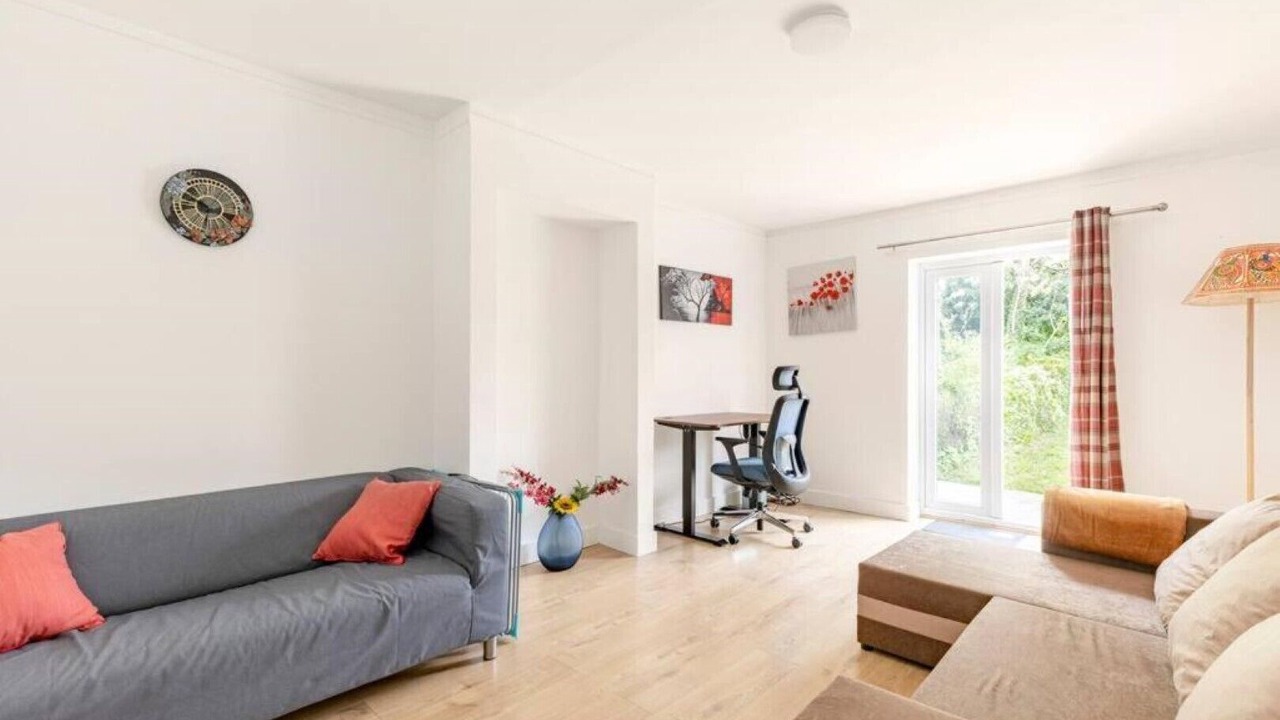 Photo of Livingroom in Heston Central