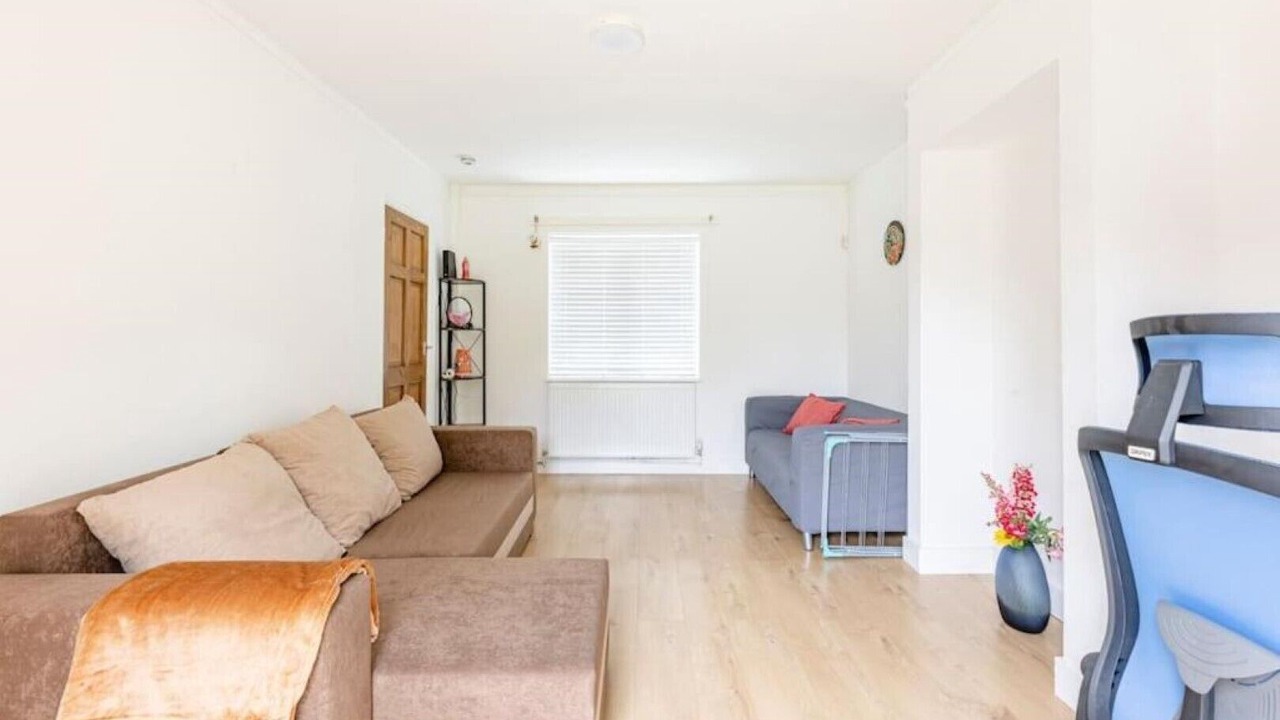 Photo of Livingroom in Heston Central