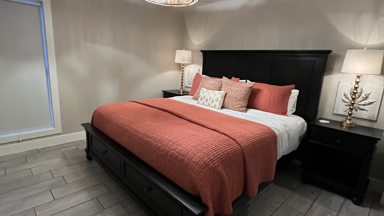 Photo of Bedroom in Grove