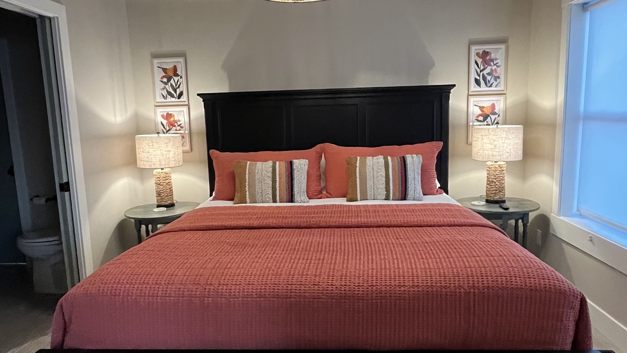 Photo of Bedroom in Grove