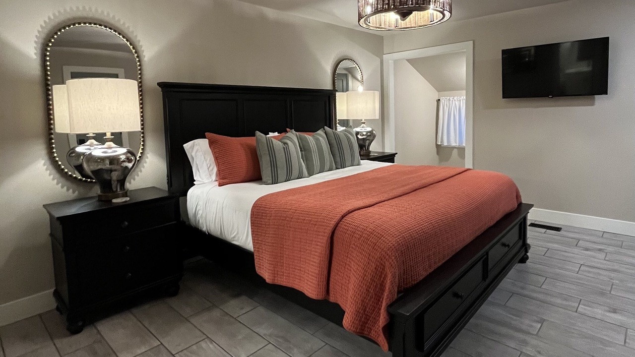 Photo of Bedroom in Grove