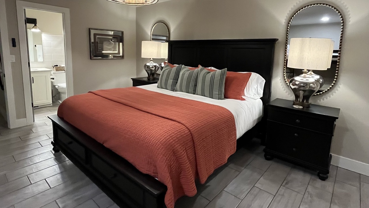 Photo of Bedroom in Grove
